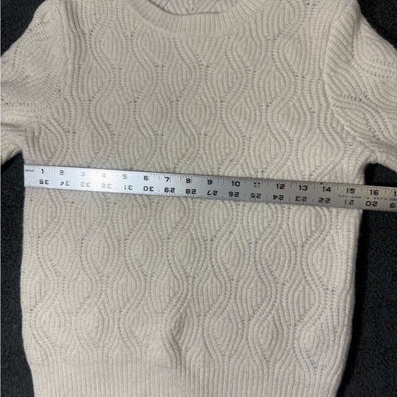 Tommy Hilfiger Women's Cream Sweater - Picture 4 of 5